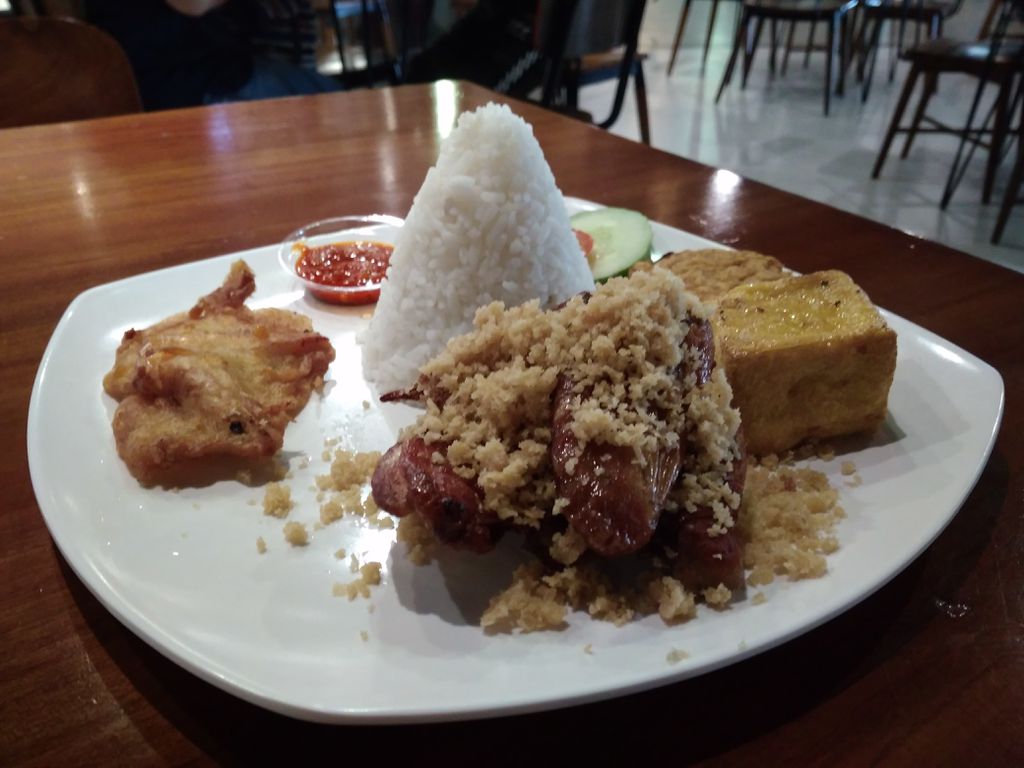 Bakmie Jogja Mbok Tie, Pasir Kaliki, Bandung - Lengkap ...