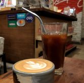 Foto Iced Long Black &amp; Hot Cappuccino di Kozi Coffee
