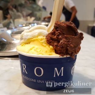 Foto 2 - Makanan(Gelato Large (72k)) di Grom Gelato oleh @teddyzelig 