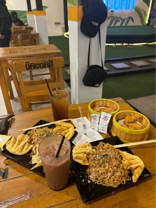 Foto 1 - Makanan di Mie Gacoan oleh Cyntia // IG: @cyntiahbsr
