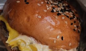 Mogul Burger