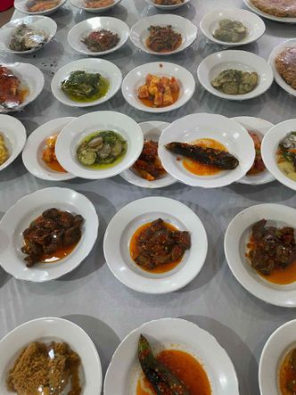 Foto Makanan di Restoran Sederhana