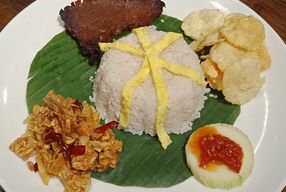 Foto D' Oeleg Indonesian Resto & Cafe
