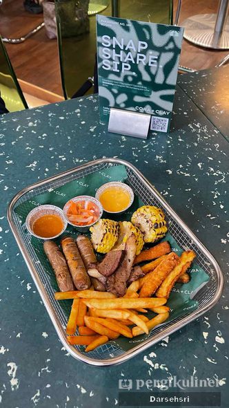 Foto Makanan di Cora + Clay