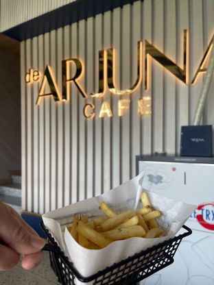 Foto 1 - Makanan di de Arjuna Cafe oleh FoodieTravelDiary23 PL