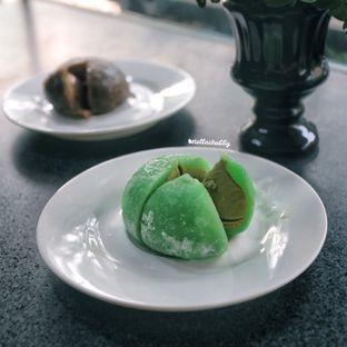 Foto 6 - Makanan(Mochi ice cream matcha) di Tamper Coffee oleh Stellachubby 