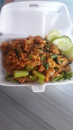 Foto 8 - Makanan(Kwetiau Goreng) di Kopi Tong 168 oleh Akun Google