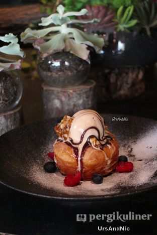 Foto 10 - Makanan(Cronuts ) di Cassis oleh UrsAndNic 