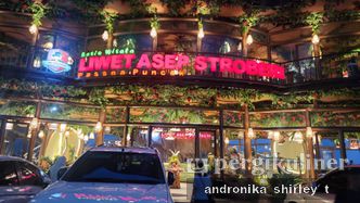 Foto Eksterior di Liwet Asep Stroberi