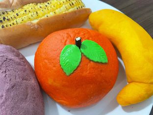 Foto 3 - Makanan di Loaf Bun Korean Bakery oleh D L