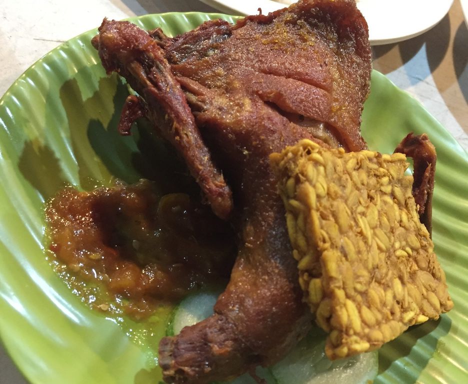 Bebeke Om Aris Dipatiukur Bandung Lengkap Menu Terbaru Jam Buka No Telepon Alamat Dengan Peta