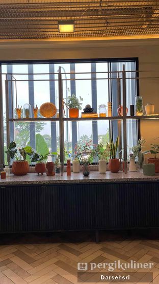 Foto 11 - Interior di Mainstreet Dining & Coffee oleh Darsehsri 