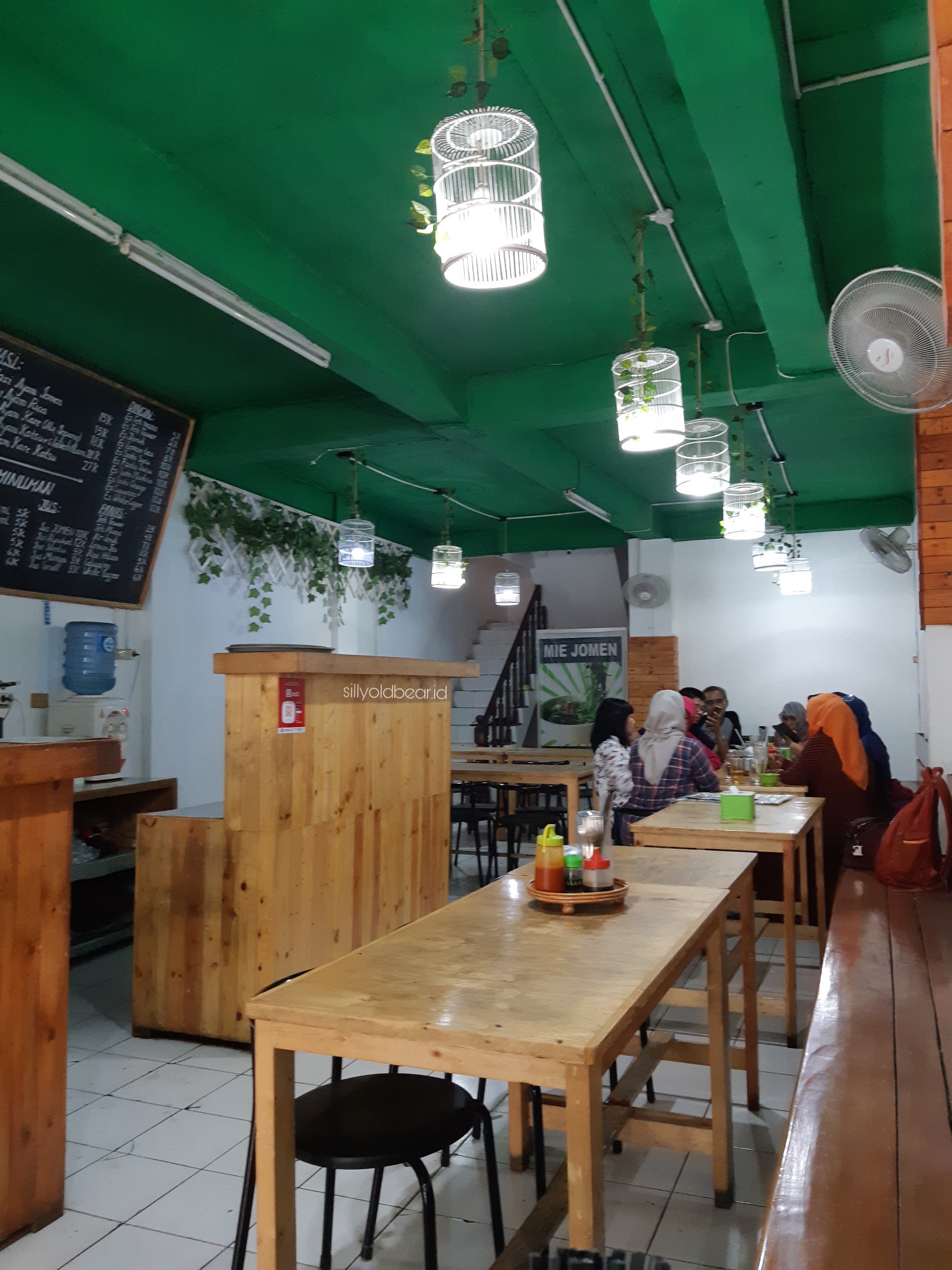Desain Interior Warung Mie Ayam Cek Bahan Bangunan Desain Interior Warung Mie Ayam Cek Bahan Bangunan