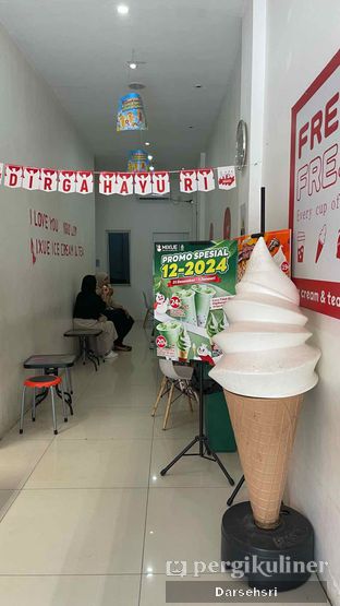 Foto 2 - Makanan di Mixue oleh Darsehsri 