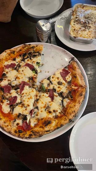 Foto 1 - Makanan di Brano Pizzeria oleh Darsehsri 