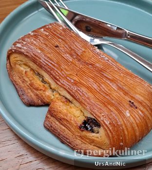 Foto review Livingstone Cafe & Bakery oleh UrsAndNic  3