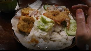 Foto - Makanan(Ayam Geprek dengan tahu dan lalapan) di Ayam Geprek Juara Sambel Korek oleh sonnyariady_gmail_com