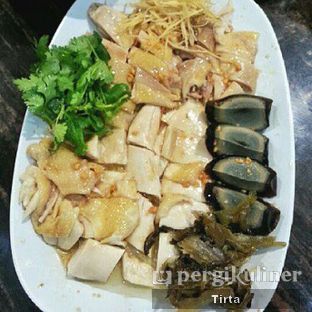 Foto 2 - Makanan di Bubur Ayam Mangga Besar 1 oleh Tirta Lie