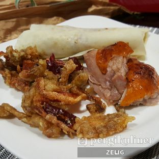Foto 8 - Makanan(Chinese) di Collage - Hotel Pullman Central Park oleh @teddyzelig 