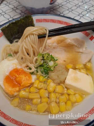 Foto Makanan di Ramen Girl