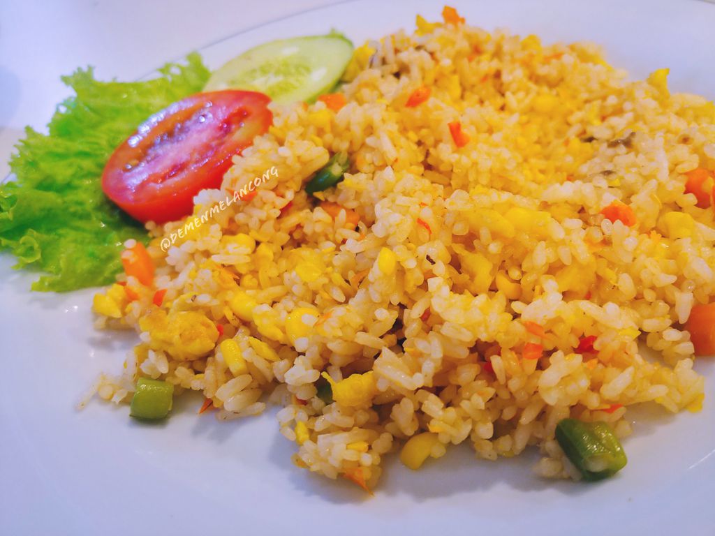  Tempat  jual makanan  kekinian  yang harga dan fasilitasnya 