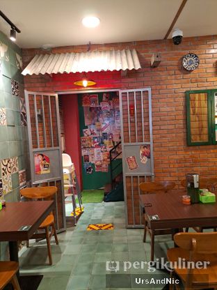 Foto 8 - Interior di Hoi Kee Hainanese Chicken Rice & Porridge oleh UrsAndNic 