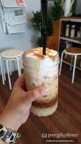Foto Makanan di Toko Kopi Tuku