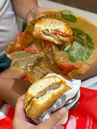 Foto 2 - Makanan di Burger King oleh Cyntia // IG: @cyntiahbsr
