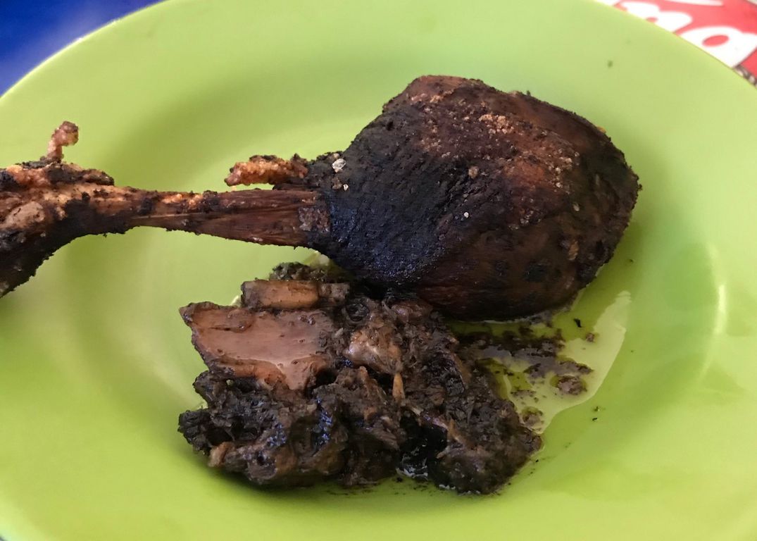 Bebek Hitam Klampis Surabaya Lengkap Menu Terbaru Jam Buka No Telepon Alamat Dengan Peta